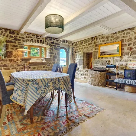 Granit - Hameau Ardéchois